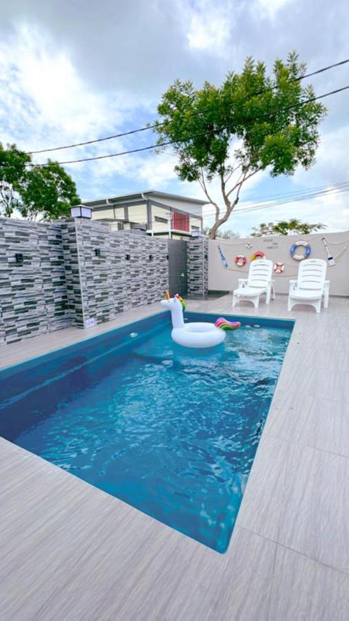 Bonjour Homestay Sungai Pelek Phòng bức ảnh