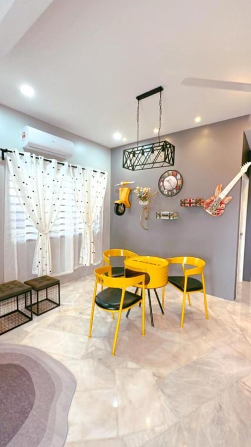 Bonjour Homestay Sungai Pelek Ngoại thất bức ảnh